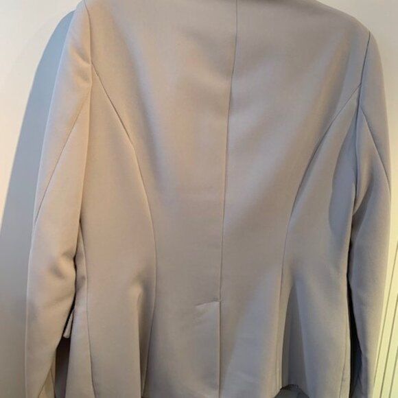 Versatile jacket - Picture 5 of 9